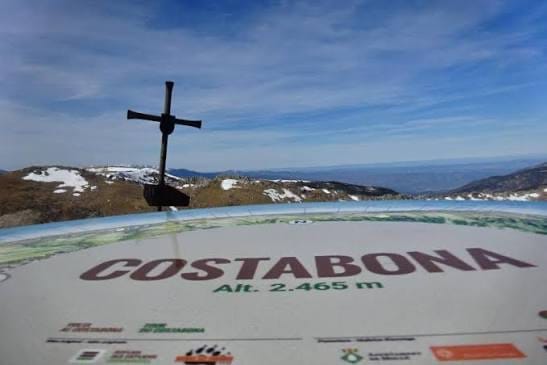 Costabona, Roc de la Mort de l'Escolà, Roca Colom des de la Collada Fonda