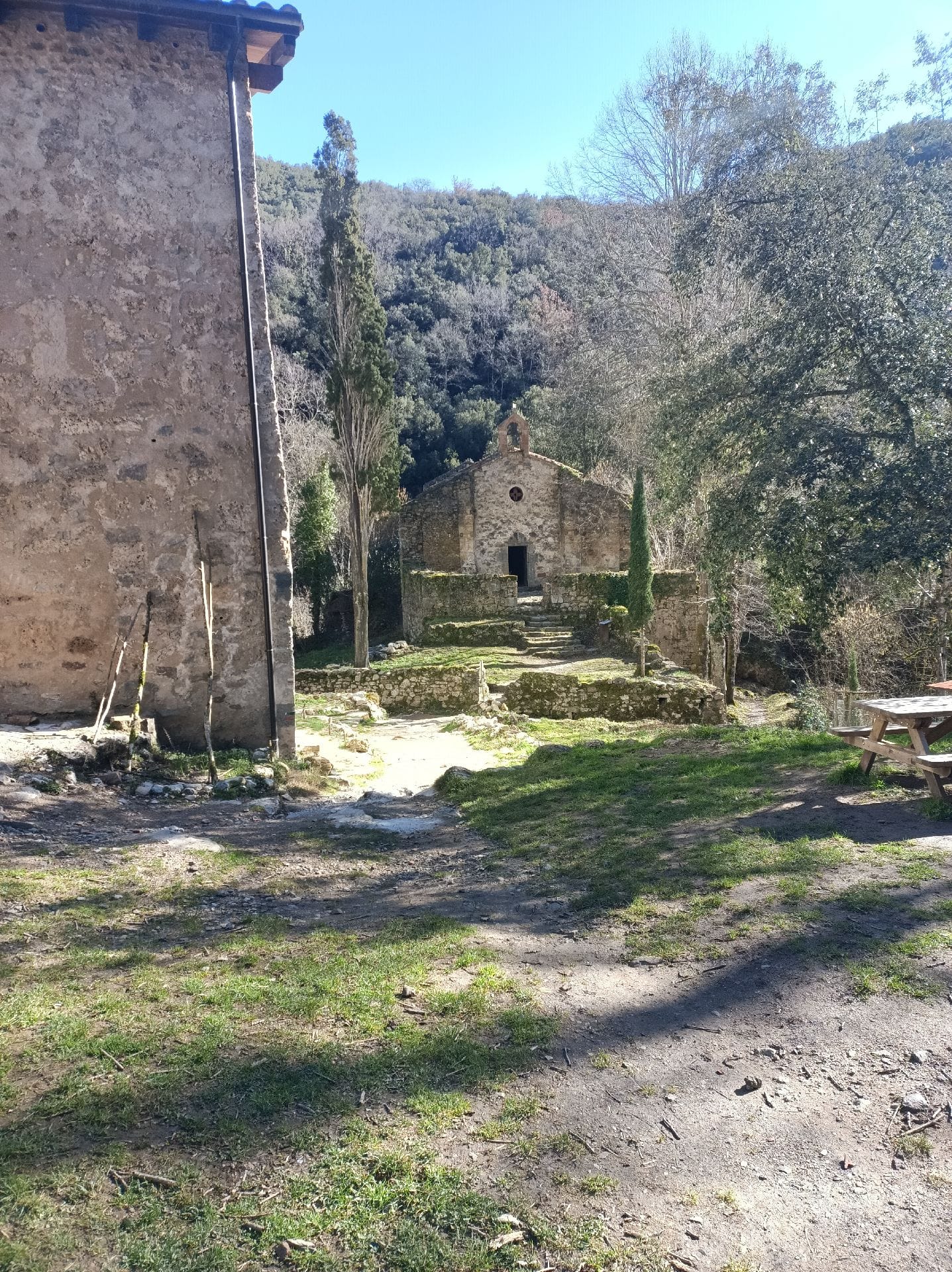 Ermita i refugi de Sant Aniol de Aguja